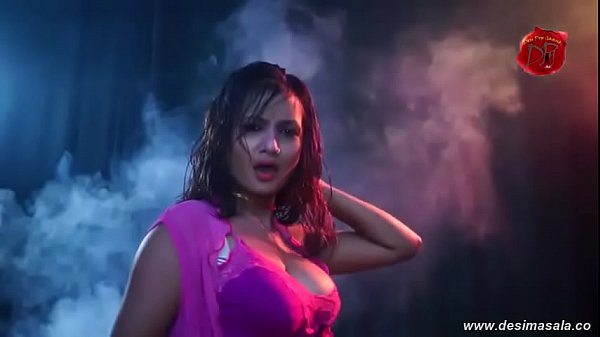 desimasala.co – Bhojpuri auntys huge cleavage and bouncing boobs show song